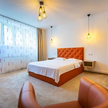 Central Apartment Braşov Dış mekan fotoğraf