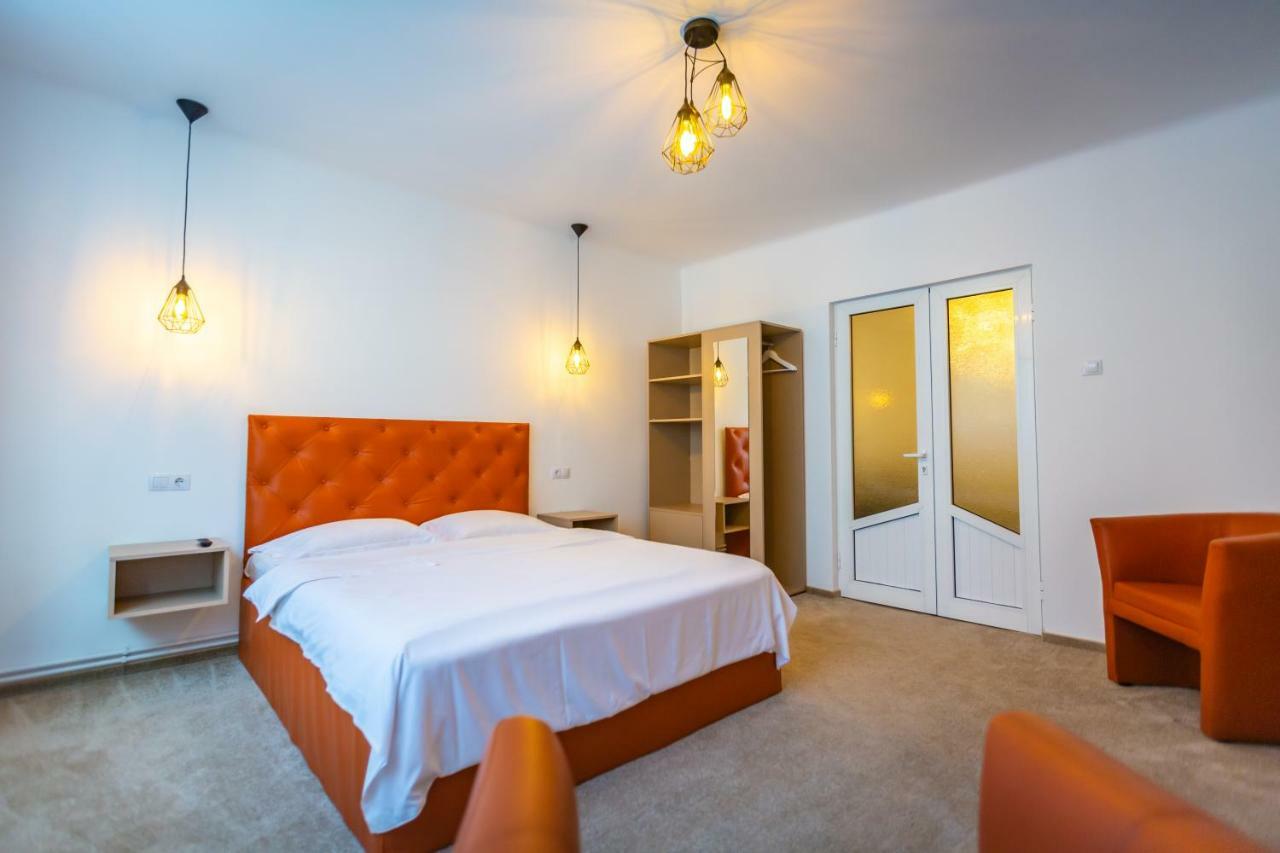 Central Apartment Braşov Dış mekan fotoğraf