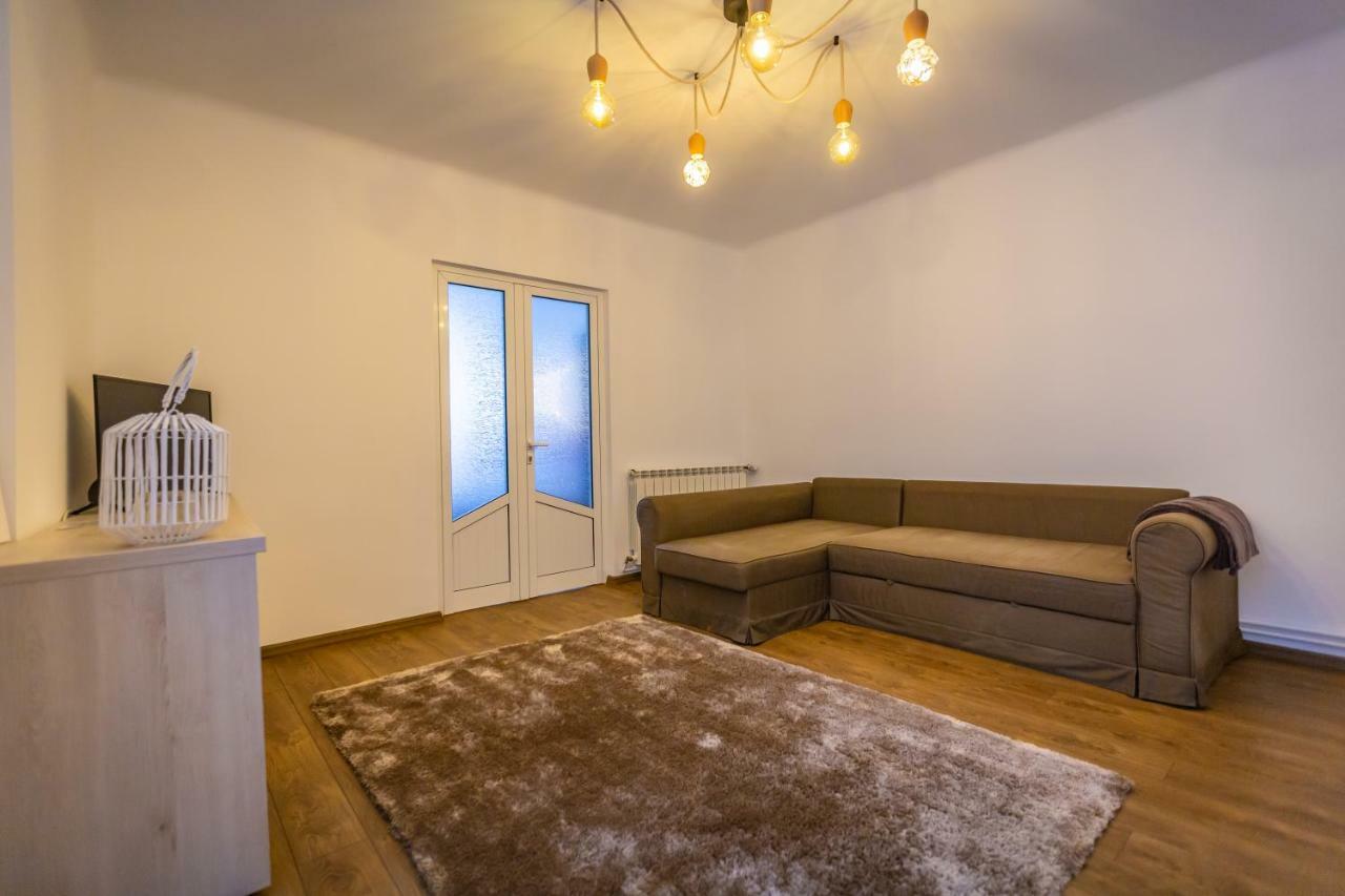 Central Apartment Braşov Dış mekan fotoğraf